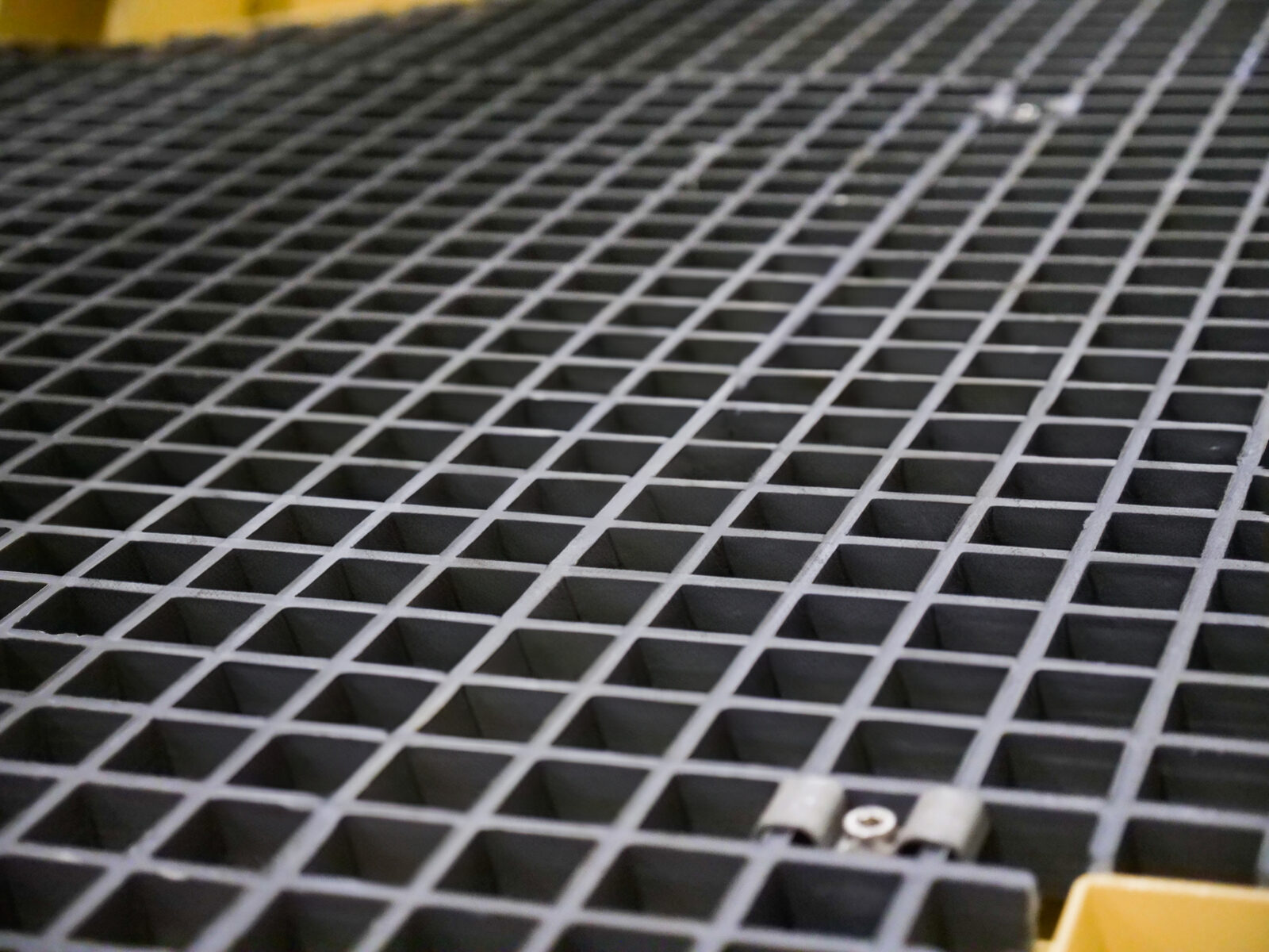 Fiberglass Grating, GRP Profiles, and Complete Structures.