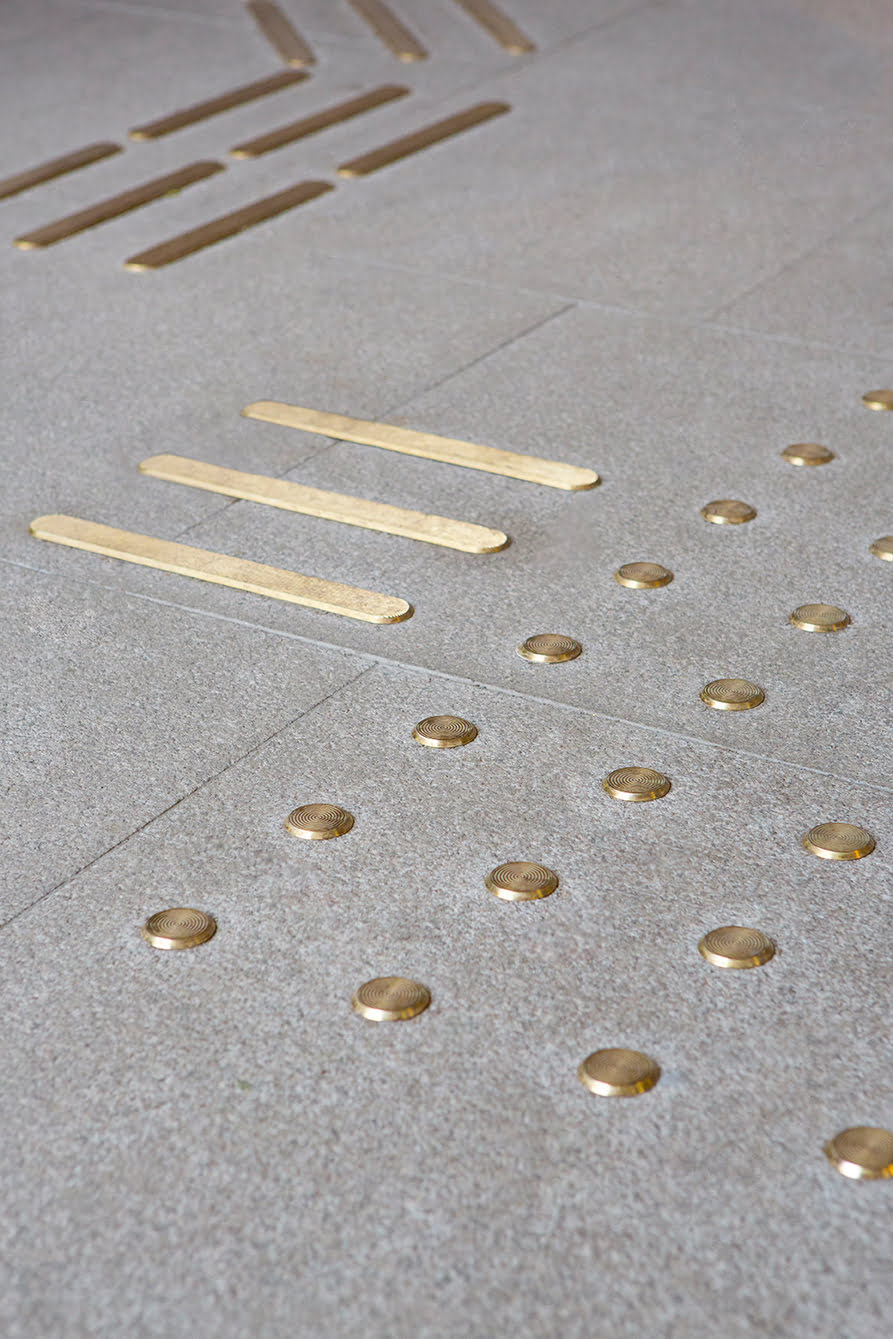 Tactile guidance paths and contrast markings
