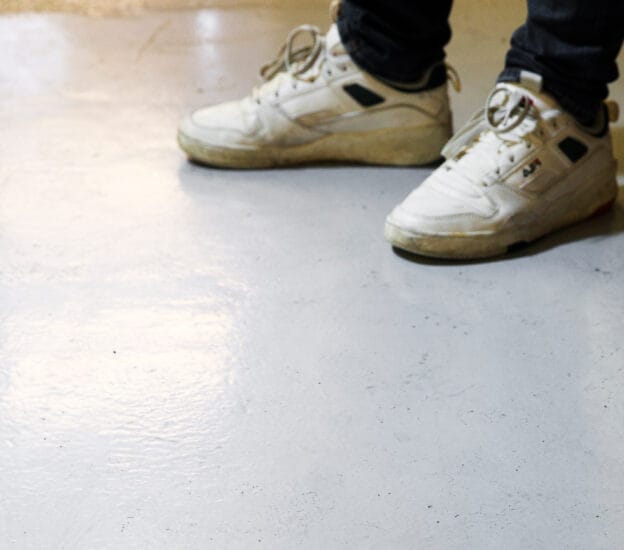 Joint-free industrial floors – Floor coatings in epoxy, acrylic, polyurethane