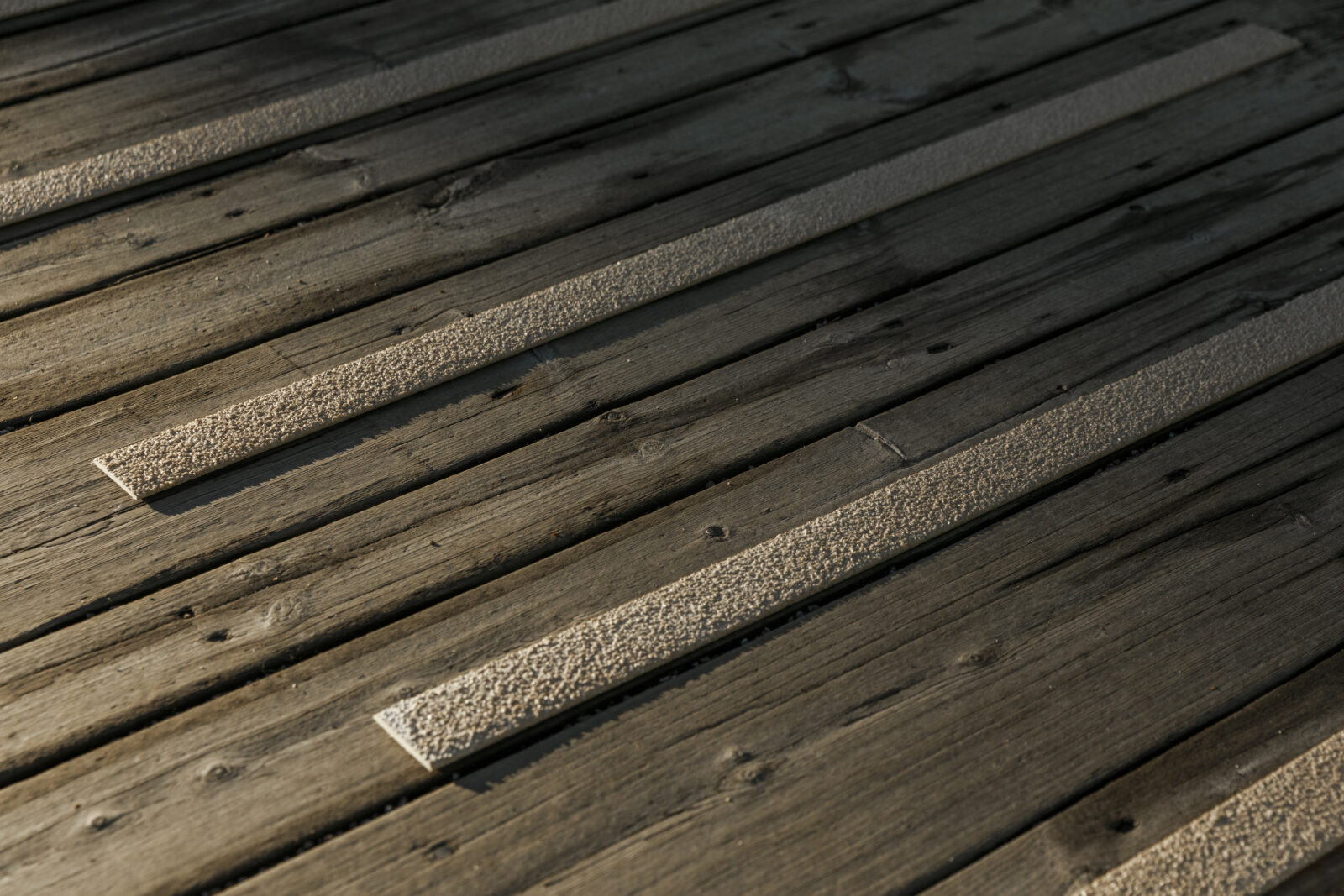 How do slip resistant floors work?