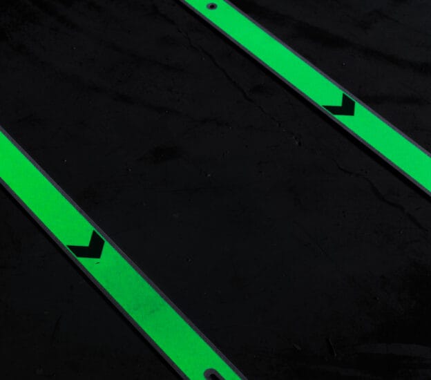 Efterlysande markering med pilar