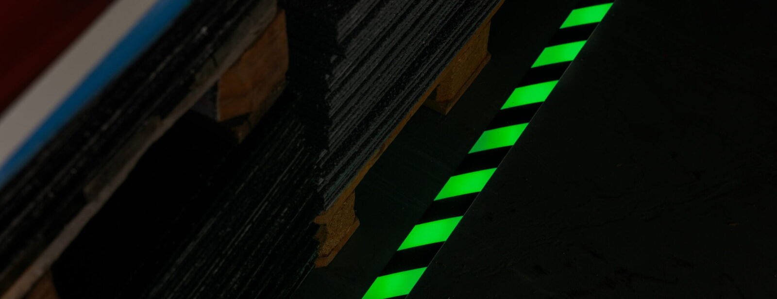 Efterlysande tejp i lagerlokal