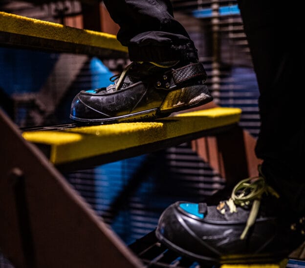 Överdragbar skyddssko med stålhätta