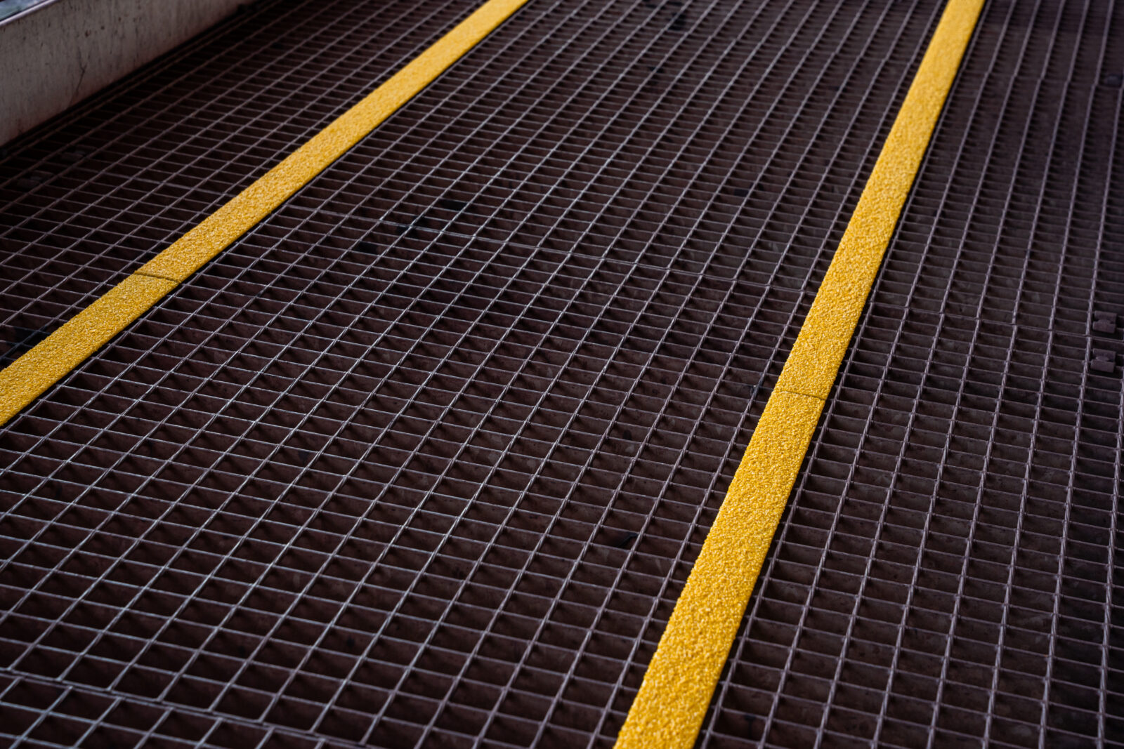 Anti-slip, fiberglass cloth and protection products for water and energy activities.