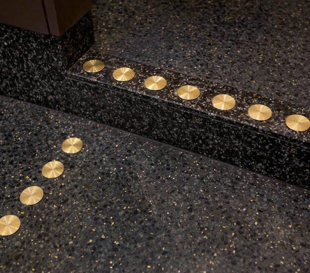 Contrast Marking LUTHAGEN – Eco-Brass – Ribbed, 50 mm